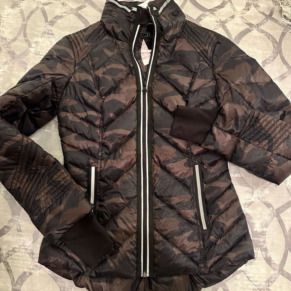 Blanc Noir Camo Zip-up Puffer Jacket xs NWT